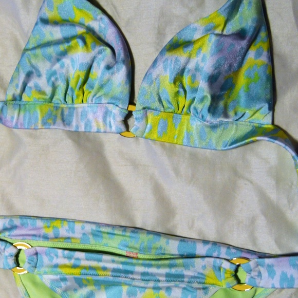 Victoria Secret Bikini - Picture 2 of 4